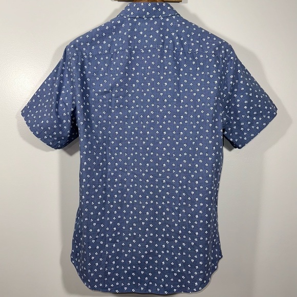 šUNTUCKit Menās Slim Fit Button Down Shortsleeved Shirt - Size Large SLIM FIT - Picture 2 of 14